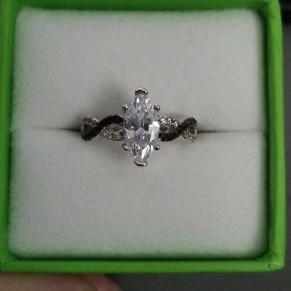 Women's ring - Picture 2 of 2